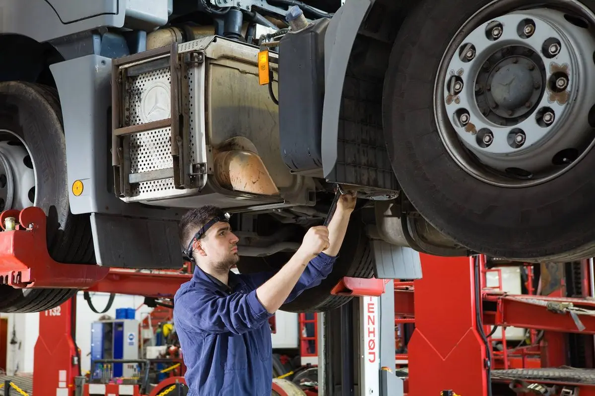 Professional heavy vehicle workshop repair